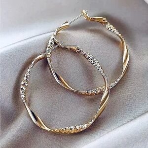 Gold Metallic Textured Hoop Earrings NEW 🏷️